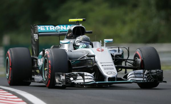 N�meck&yacute; z&aacute;vodn&iacute;k t&yacute;mu Mercedes Nico Rosberg.