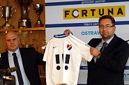 Noví majitelé FC Baník Ostrava (zleva) Libor Adámek a Petr Šafarčík Noví majitelé FC Baník Ostrava (zleva) Libor Adámek a Petr Šafarčík