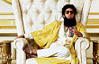 Dikt�tor (Sasha Baron Cohen) se pe�liv�ji ne� Br�no dr�� metody z Borata