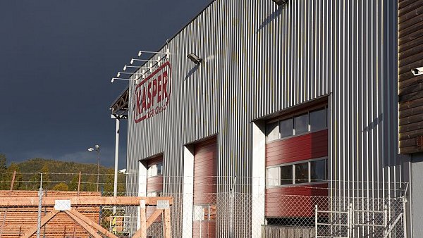 Stavbu realizovala trutnovsk� firma KASPER CZ