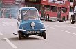 Jeremy Clarkson ve vozítku Peel P50