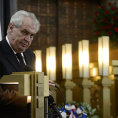 Milo� Zeman na poh�bu Valtra Kom�rka
