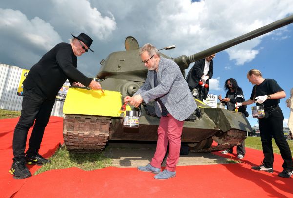 Happening hudebn&iacute; skupiny Pra�sk&yacute; v&yacute;b�r 1. �ervna v Praze.