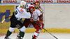Luk� Kren�elok ze Slavie v z�pase proti Karlov�m Var�m.