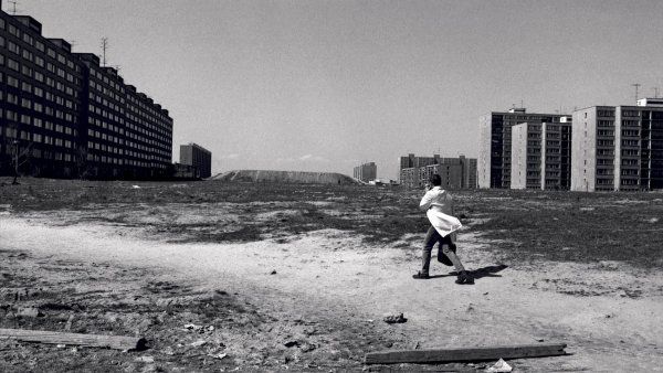 Vyrostly tu desetitis&iacute;ce "Hus&aacute;kov&yacute;ch d�t&iacute;", m�lo a st&aacute;le m&aacute; nevalnou pov�st.