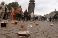 Piva před pražským Mánesem pivo-praha__192x128_.jpg