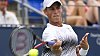 Vasek Pospisil je aktuální kanadská tenisová dvojka. České kořeny nezapře. Vasek Pospisil v utkání proti Federerovi.
