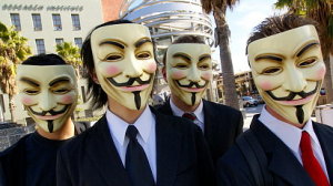 Maskovaní členové hnutí Anonymous