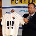 Nov� majitel� FC Ban�k Ostrava (zleva) Libor Ad�mek a Petr �afar��k