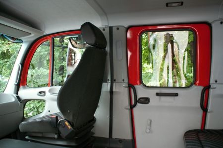 AVIA CREW CAB INTERIER 002