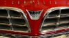 Maska vozu Chrysler 300 z roku 1955 v muzeu Waltera P. Chryslera FIAT CHRYSLER MARCHIONNE