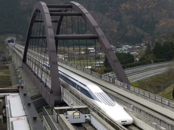 Zkuebn jzda levitujcho vlaku z listopadu 2012, Tokio