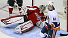 Michal Neuvirth v duelu s New York Islanders