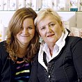 Ředitelka firmy Ryor Eva Štěpánková s dcerou Janou. Ředitelka firmy Ryor Eva Štěpánková s dcerou Janou.