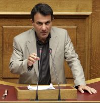 ecky poslanec za Syrizu Costas Lapavitsas.