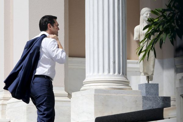 ecký premiér Tsipras se vrátil do Athén.