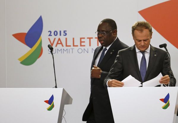 Prezident Senegalu Macky Sall a šéf Evropské rady Donald Tusk na tiskové konferenci ve Vallett.