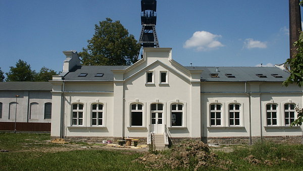 Chr�n�n� bydlen� Alexandr v Ostrav�-Kun�i�k�ch stoj� v are�lu b�val�ho hlubinn�ho dolu.