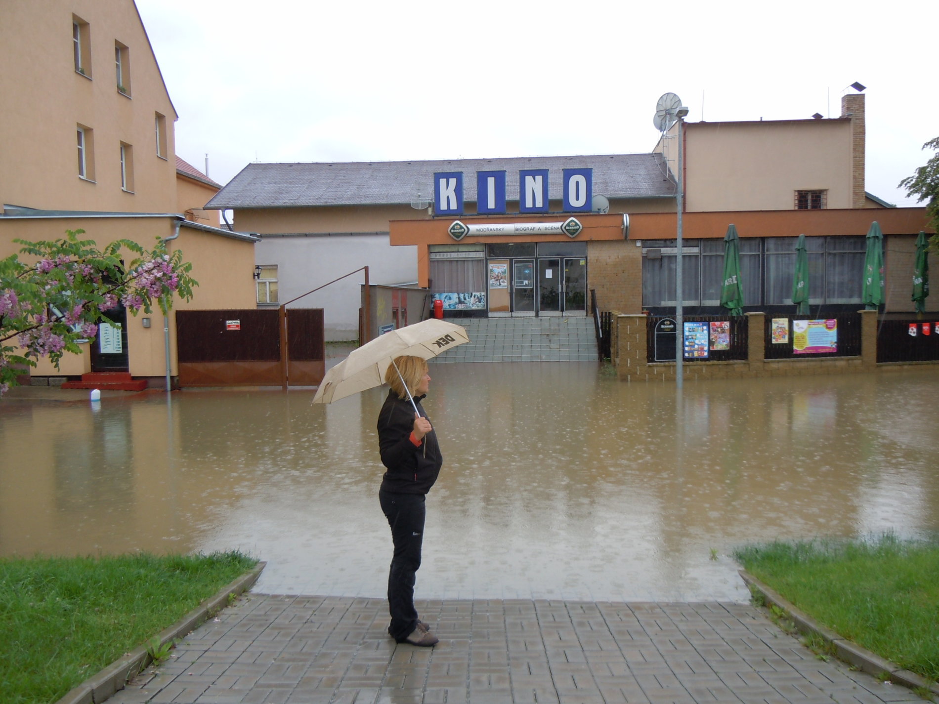V Modřanech v Praze jsou zatopené silnice