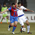 Pavel Horv�th v souboji s Raulem.