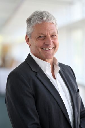 Karl Heinz Warum, regionln viceprezident prodeje pro Nmecko, severn a vchodn Evropu, Stedn Vchod a Afriku.