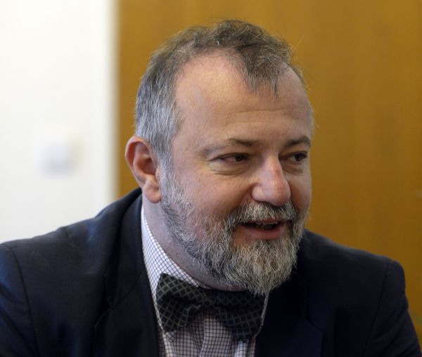 �editel zahrani�n&iacute;ho odboru prezidentsk&eacute; kancel&aacute;�e Hynek Kmon&iacute;�ek se stane nov&yacute;m velvyslancem v USA.