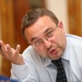 Ministr �kolstv� Josef Dobe� z V�c� ve�ejn�ch