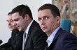 Bývalý šéf DPP Martin Dvořák, za ním bývalý člen dozorčí rady DPP Karel Březina. Bývalý šéf DPP Martin Dvořák, za ním bývalý člen dozorčí rady DPP Karel Březina.