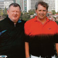 Brat�i s l�me�kem: Ivo Rittig, Petr Bendl, Tom� Jindra (zleva). V pravo golfov� tren�r.