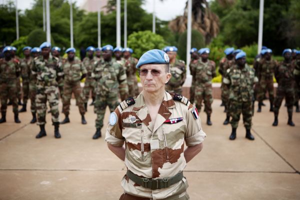 Do Mali dorazily modr barety. Startuje mise OSN