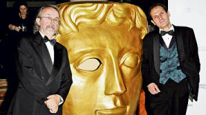 David Sproxton (vpravo) zalo�il studio Aardman spole�n� se sv�m spolu��kem ze studi� Peterem Lordem (vlevo)