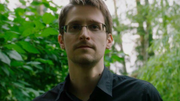 Film Snowden bude m&iacute;t v �esk&yacute;ch kinech premi&eacute;ru 10. listopadu.