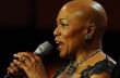 Dee Dee Bridgewater při svém dubnovém vystoupení v Praze Dee Dee Bridgewater při svém dubnovém vystoupení v Praze