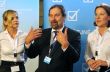 Kateřina Klasnová, Radek John, Karolína Peake na konferenci v Hradci Králové Věci veřejné