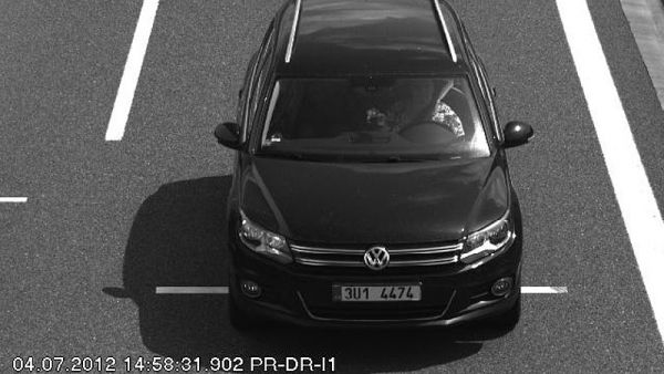 Auto únosců s odcizenou SPZ
