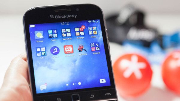 M�li jsme ji r&aacute;di, ale u� nest&iacute;h&aacute;, �&iacute;kaj&iacute; mana�e�i o n�kdej&scaron;&iacute; ikon�.