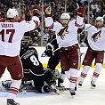 Hráči Phoenixu zleva Vrbata, Doan (střelec) a Hanzal oslavují gól Hráči Phoenixu zleva Vrbata, Doan (střelec) a Hanzal oslavují gól