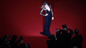 Cara Delevingne na zahájení festivalu v Cannes