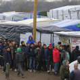 Uprchlíci ve francouzském táboře Calais.