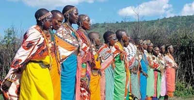 Masajky při tanci v rezervaci Masai Mara Masajky při tanci v rezervaci Masai Mara