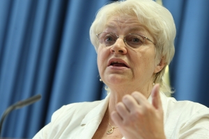 �as� poplatkov s�kromn�ch d&ocirc;chodkov�ch spolo�nost� bude z�visie� od v�nosnosti ich fondov, pripomenula ministerka pr�ce Viera Tomanov�. Sn�mka: HN/�tefan Lakti�