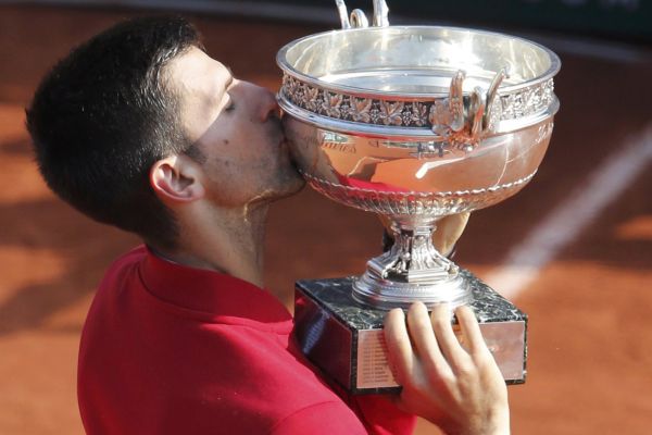 Novak Djokovi� vyhr&aacute;l French Open a m&aacute; kari&eacute;rn&iacute; grandslam.