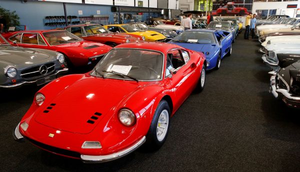 Model z roku 1973 Ferrari Dino 246 GT