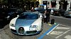 Bugatti Veyron v Pařížské ulici