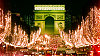 Vánoční výzdoba na pařížské třídě Champs-Elyseés