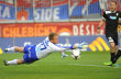 Brank�� Olomouce Zden�k Zl�mal (vlevo) a Daniel Kol�� z Plzn�