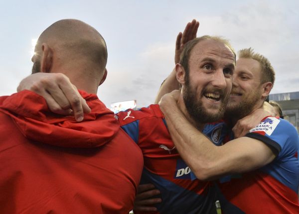 Plze�&scaron;t&iacute; fotbalist&eacute; obh&aacute;jili ligov&yacute; titul.