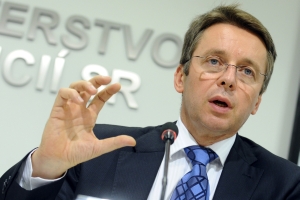 Minister financi� Ivan Miklo�. Sn�mka: TASR/Martin Baumann