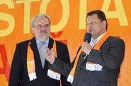 Slavnostní představení kampaně ČSSD do voleb do Evropského parlamentu za účasti předsedy strany Jiřího Paroubka. Slavnostní představení kampaně ČSSD do voleb do Evropského parlamentu za účasti předsedy strany Jiřího Paroubka.