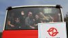 Studenti hojně využívají například pražskou autobusovou linku 107 (Snímek je z pokusu o rekord v počtu cestujících v autobuse)